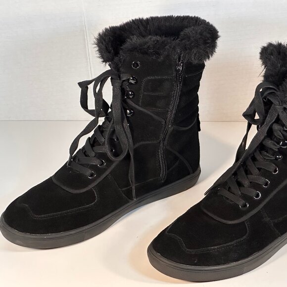 WOMEN'S SIZE 9 FURRY BOOTS - Picture 2 of 16